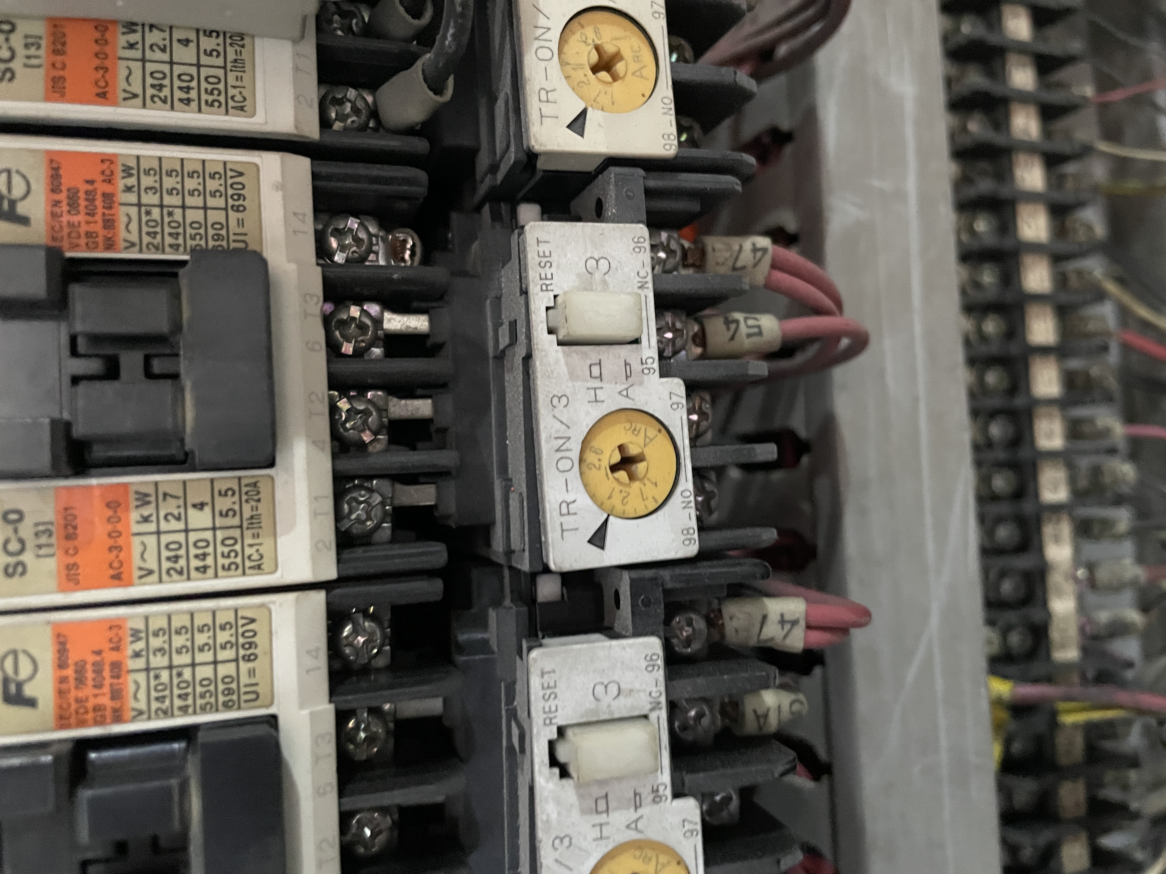 Fuji Electric SC-0 motor contactors with thermal overload relays — overload reset and trip-current setting verification.
